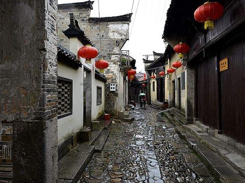 川环科技:目前公司与国内某头部新能源汽车刀片电池包内的冷却管路系统做产品开发,实现了小批量供货